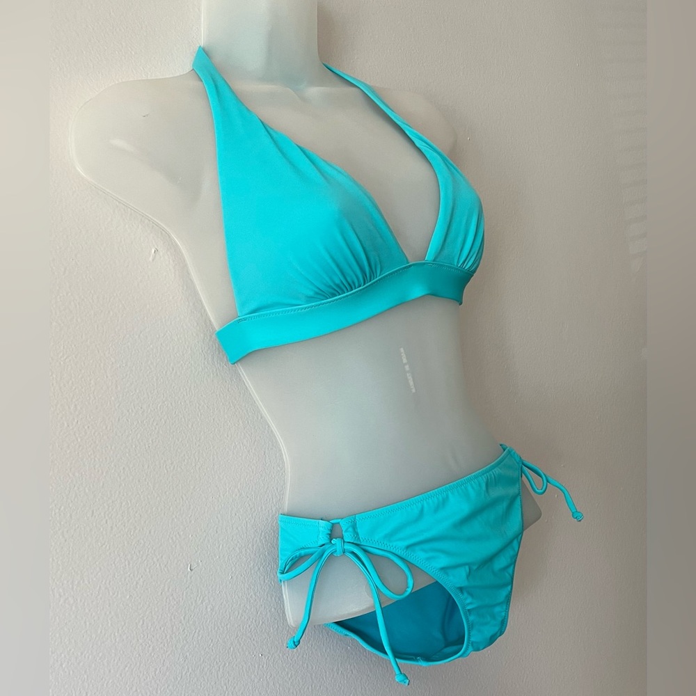 VICTORIA’S SECRET TURQUOISE COLOR BIKINI SET TOP M SIZE AND BOTTOM SMALL-SIZE
